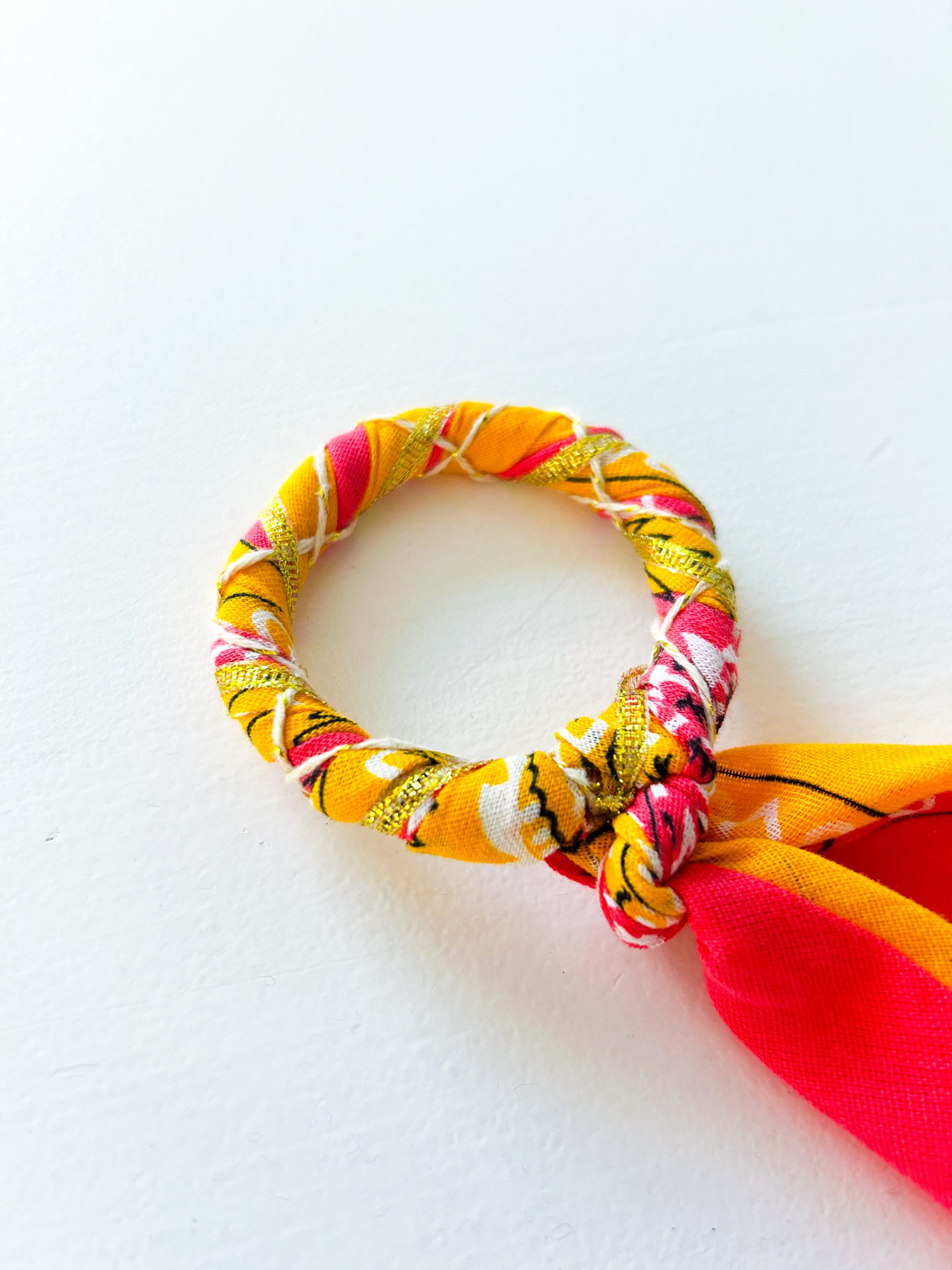 Bandana armband geel - roze